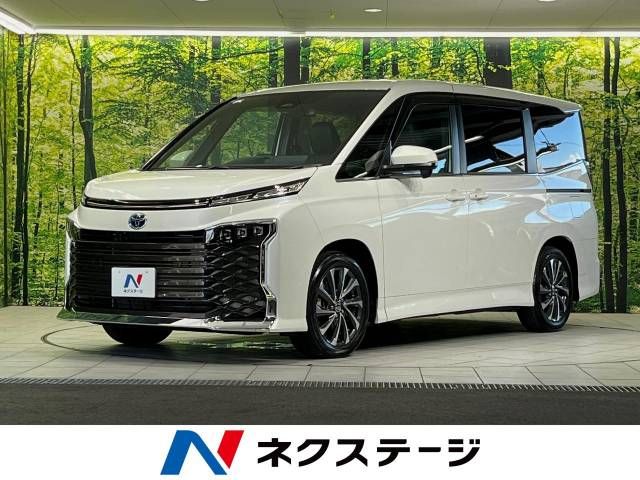 TOYOTA VOXY HYBRID 2023