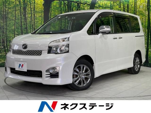 TOYOTA VOXY 4WD 2011