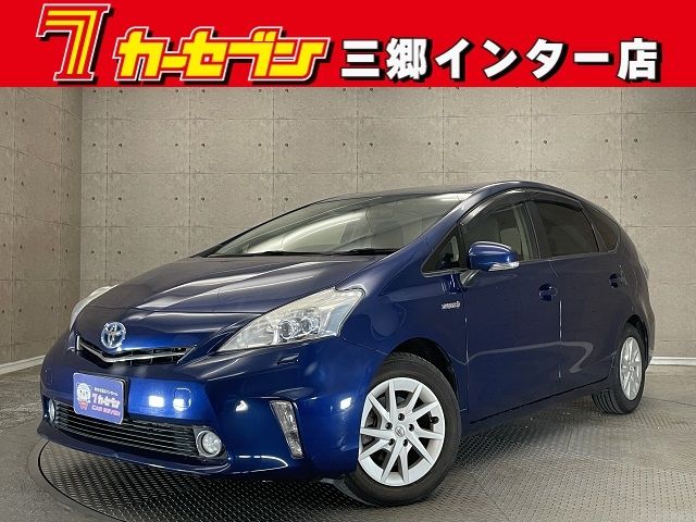 TOYOTA PRIUS ALPHA 2011