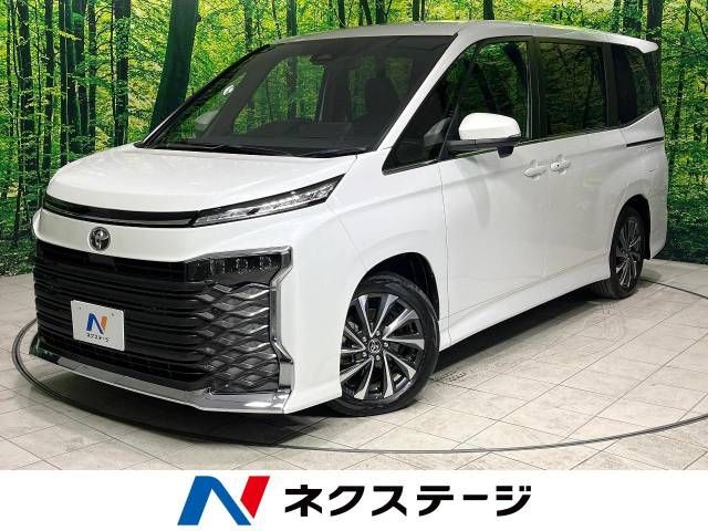 TOYOTA VOXY 2023