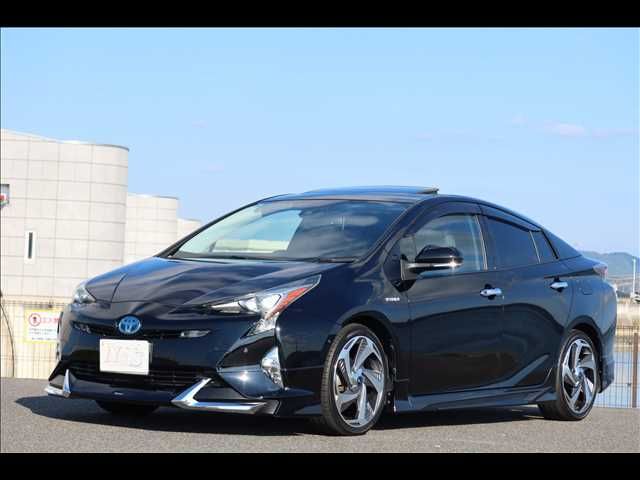 TOYOTA PRIUS 2017