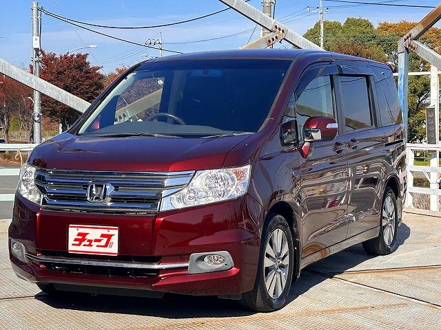 HONDA STEPWAGON 2013