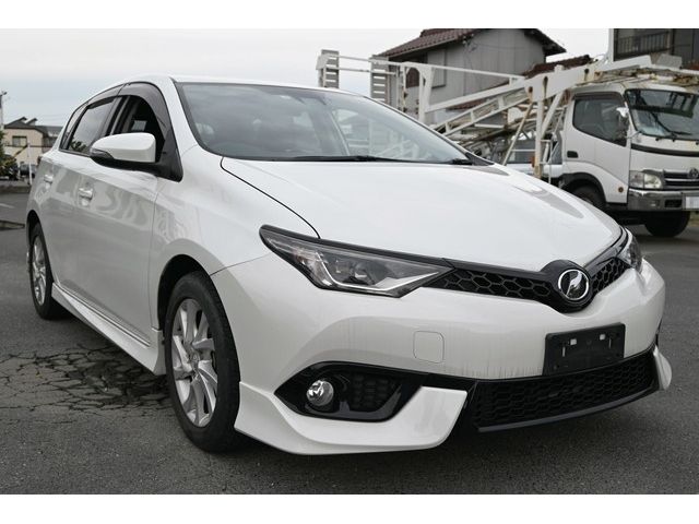 TOYOTA AURIS 2015