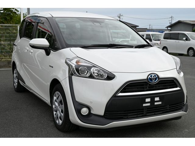 TOYOTA SIENTA HYBRID 2018