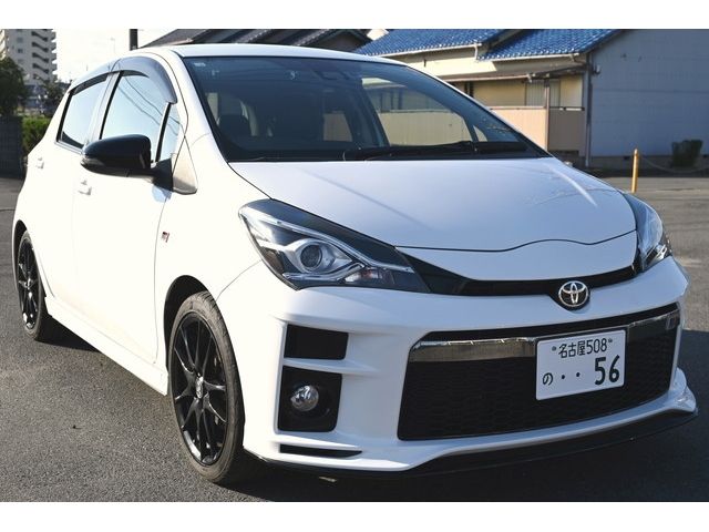 TOYOTA VITZ 2018