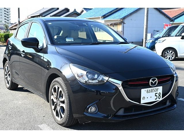 MAZDA DEMIO 2016