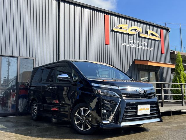 TOYOTA VOXY 2020