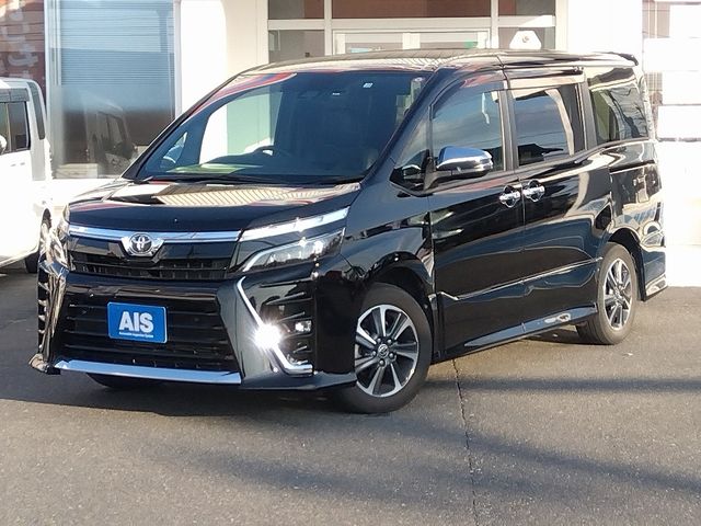 TOYOTA VOXY 2021