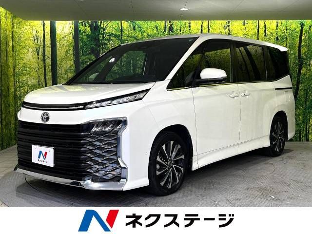 TOYOTA VOXY 2022