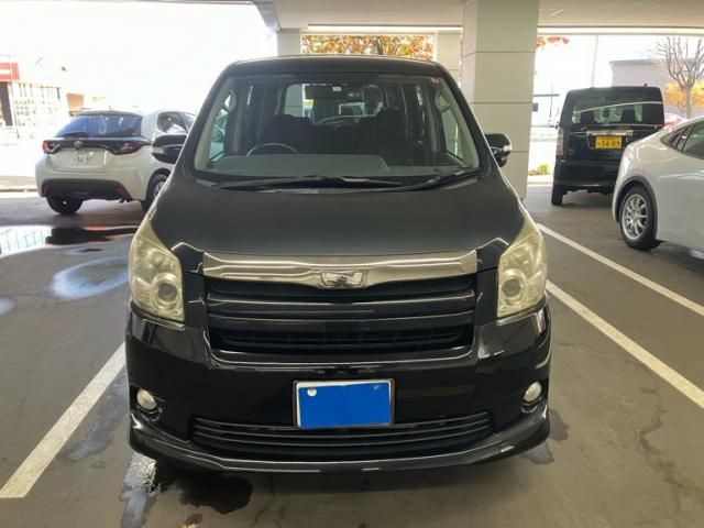 TOYOTA NOAH 4WD 2007