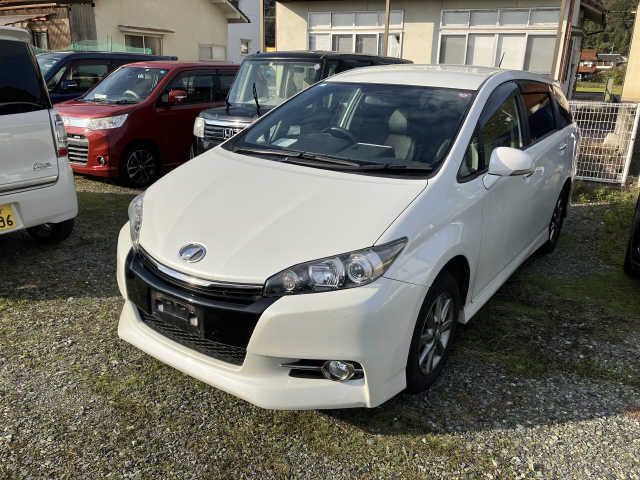 TOYOTA WISH 4WD 2014