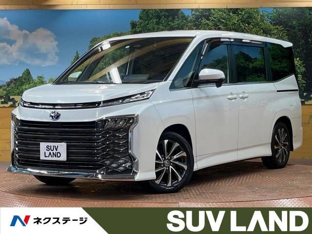 TOYOTA VOXY HYBRID 2022