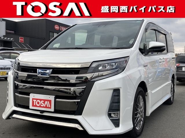 TOYOTA NOAH HYBRID 2017