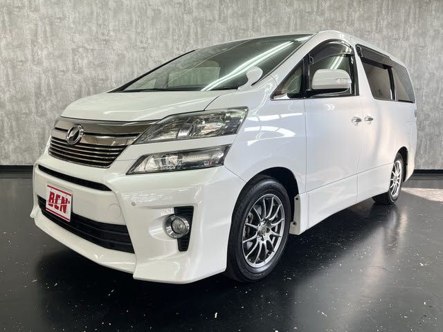 TOYOTA VELLFIRE 2013