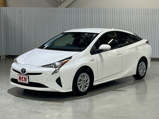 TOYOTA PRIUS 2017