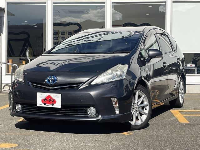 TOYOTA PRIUS ALPHA 2011