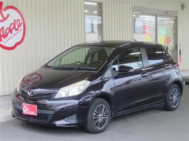 TOYOTA VITZ 2013