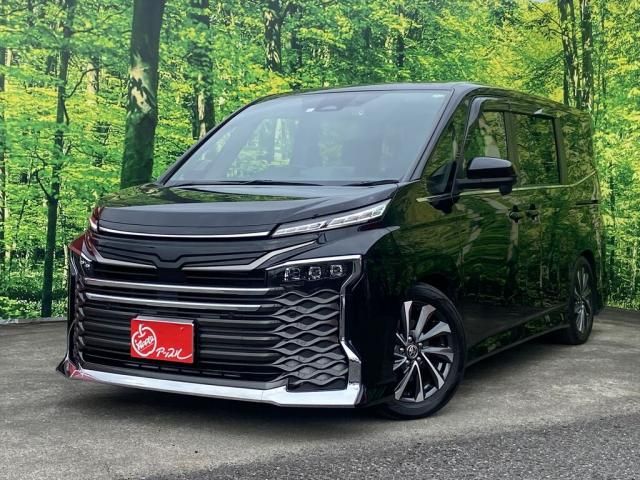 TOYOTA VOXY 2023