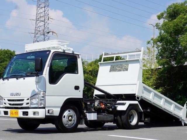 ISUZU エルフ 2019