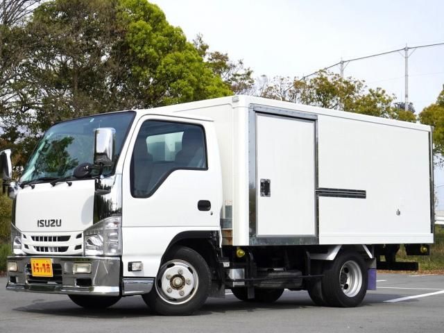 ISUZU エルフ 2016