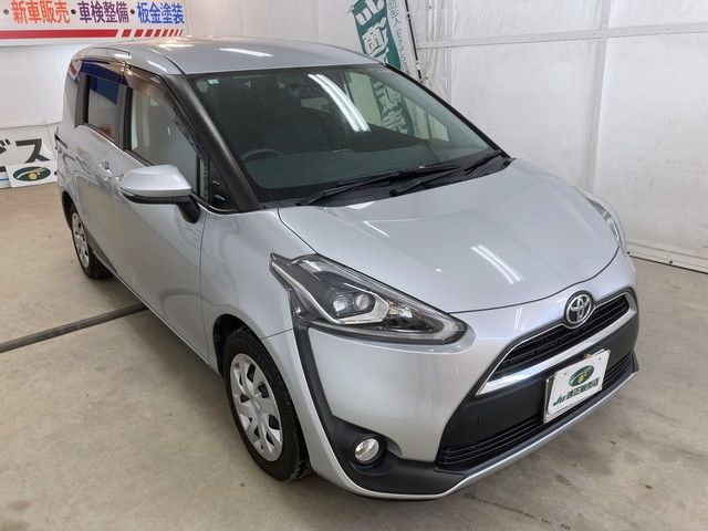 TOYOTA SIENTA 2016