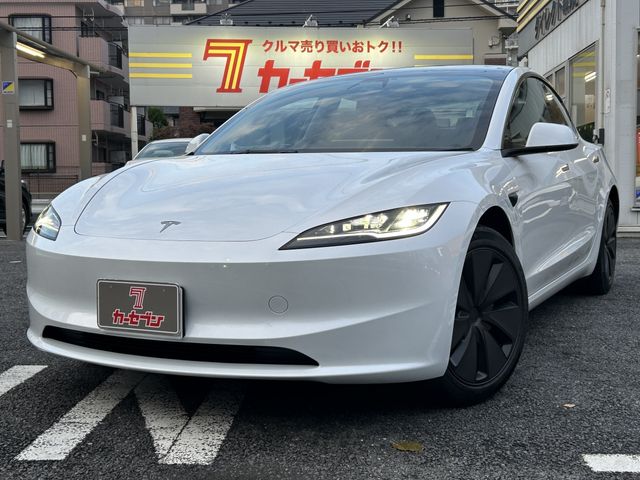 TESLA MODEL 3 2023