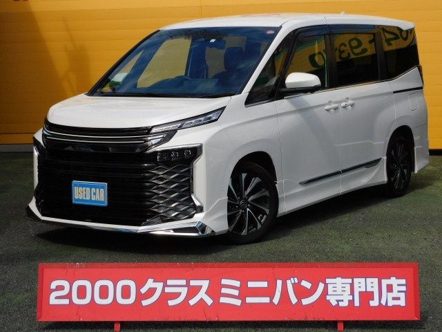 TOYOTA VOXY HYBRID 2023