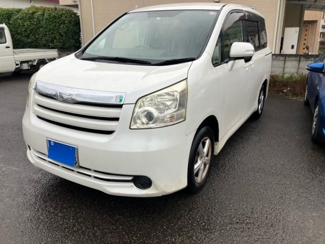 TOYOTA NOAH 2007