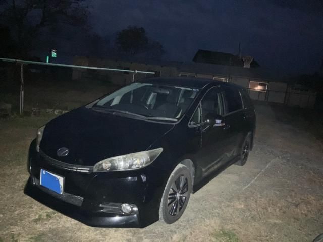 TOYOTA WISH 2013