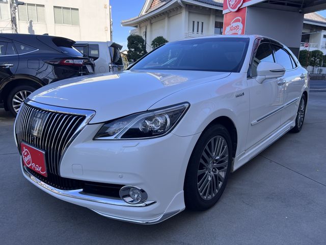 TOYOTA CROWN MAJESTA HYBRID 2014