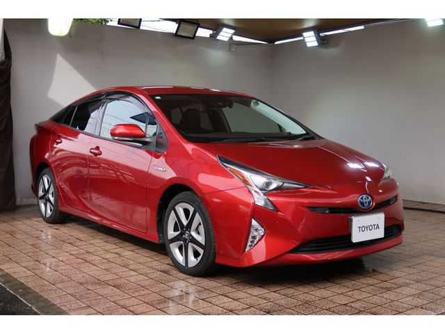 TOYOTA PRIUS 2018