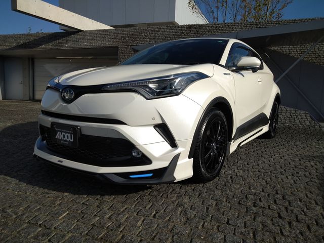 TOYOTA C-HR 2018