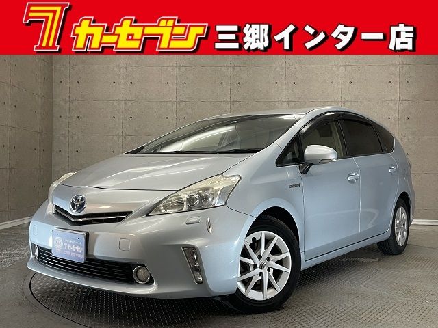 TOYOTA PRIUS ALPHA 2011