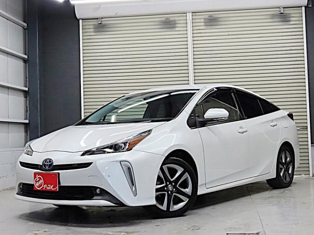 TOYOTA PRIUS 2021