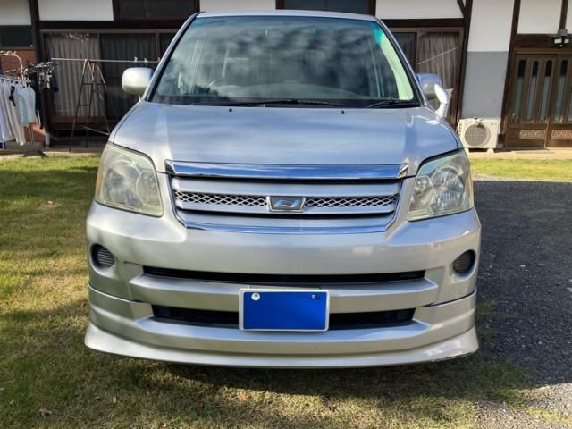 TOYOTA NOAH 2007