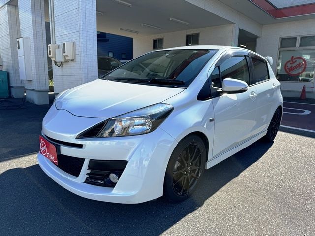 TOYOTA VITZ 2016