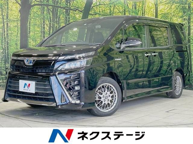 TOYOTA VOXY HYBRID 2017