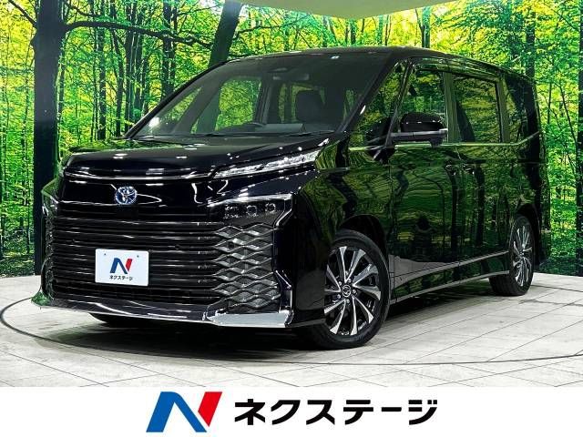 TOYOTA VOXY HYBRID 2022