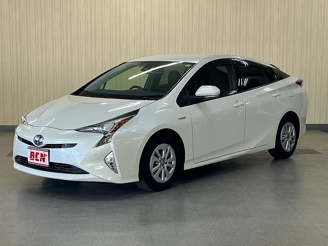 TOYOTA PRIUS 2017