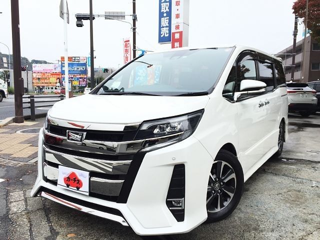 TOYOTA NOAH 2017