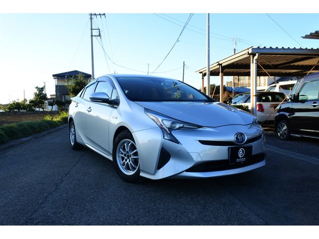 TOYOTA PRIUS 2017