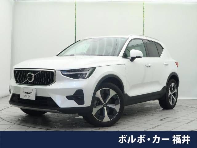 VOLVO XC40 2022