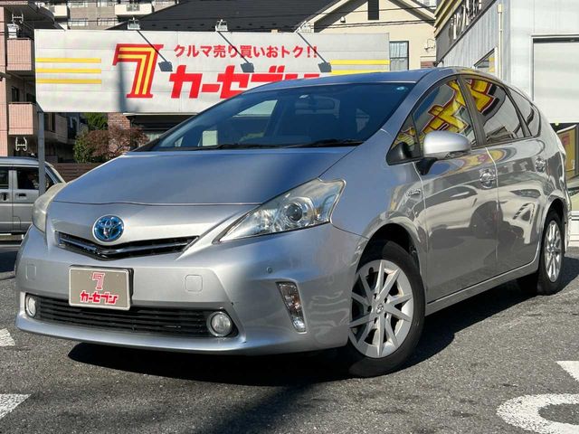 TOYOTA PRIUS ALPHA 2011