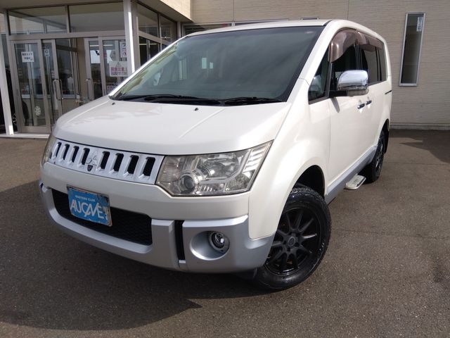 MITSUBISHI DELICA D:5 4WD 2010