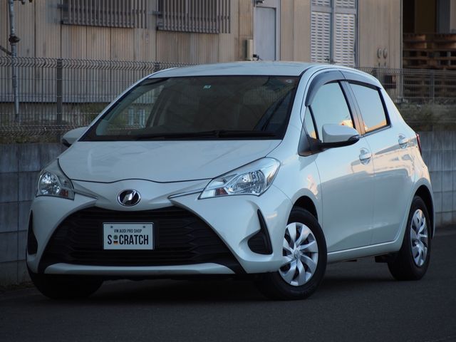 TOYOTA VITZ 2017