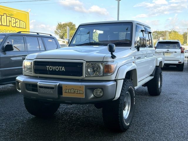 TOYOTA LANDCRUISER PICKUP 2015