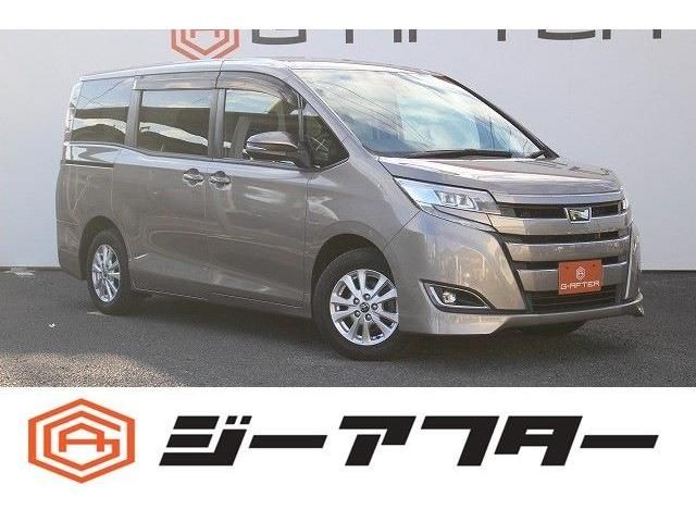 TOYOTA NOAH 2017