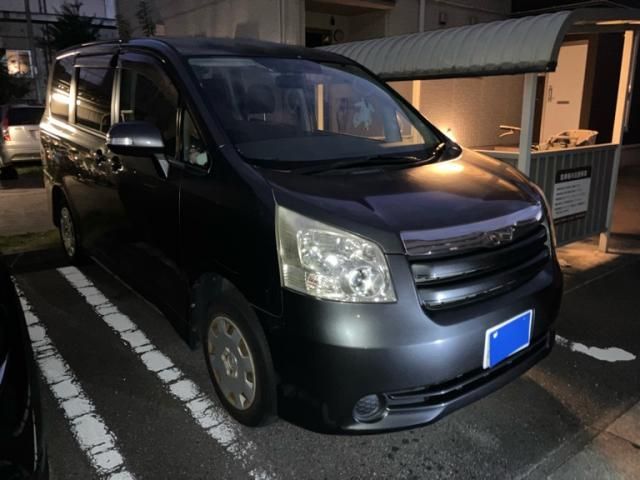 TOYOTA NOAH 2008