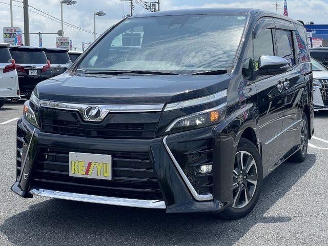 TOYOTA VOXY 2019