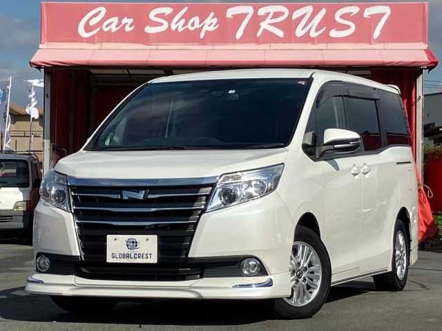 TOYOTA NOAH 2016